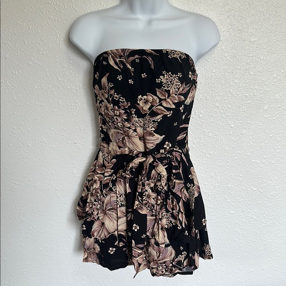 Black and Cream Ruffled Sweetheart Jumpsuit Size Small - Picture 2 of 13